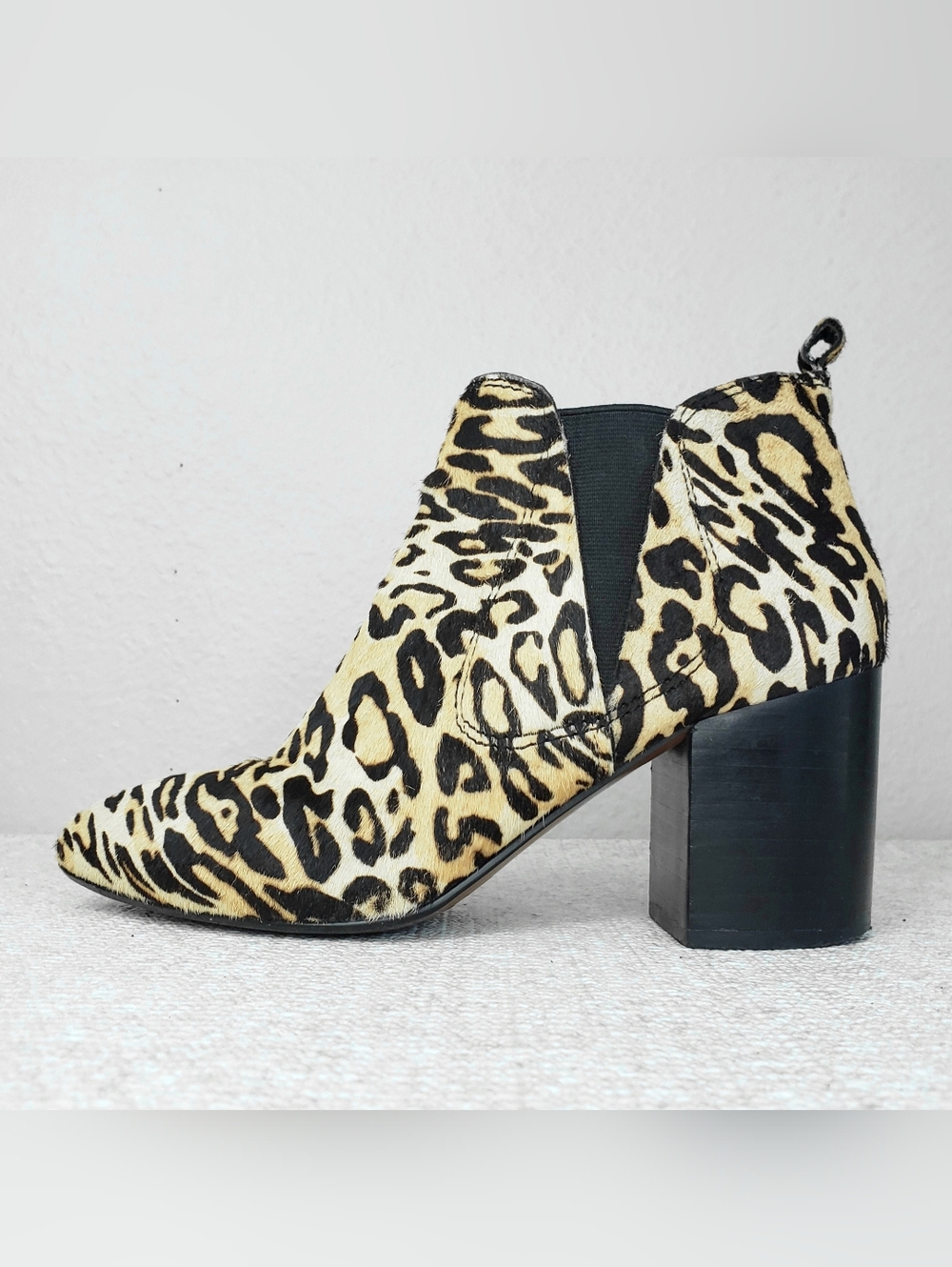 REPORT Signature Tippi Chelsea Booties Leopard Print Calf Hair US 7.5